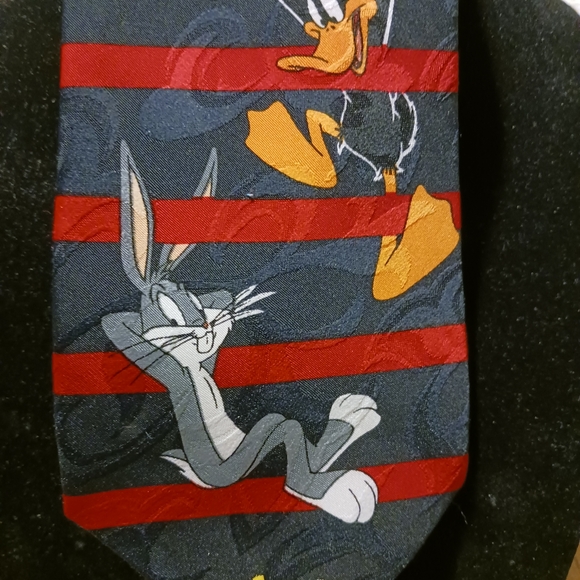 Looney Tunes Mania 1995- The Gangs All Here- Men's  Polyester Tie- RARE-Limited - Picture 7 of 7